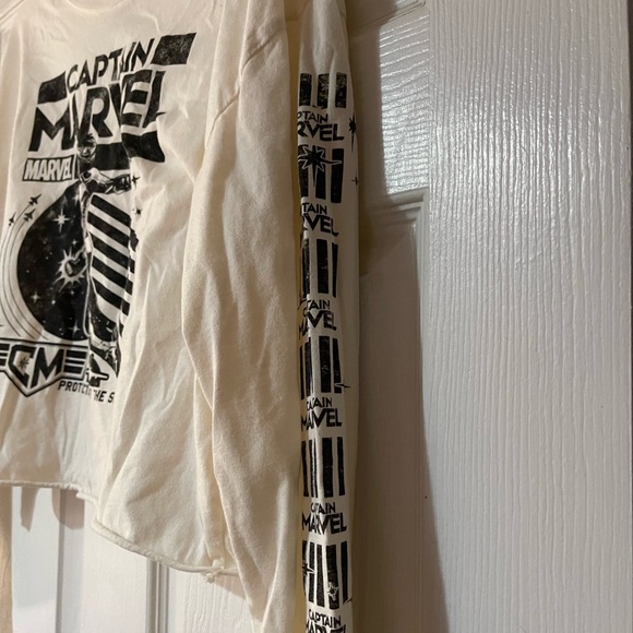 Captain Marvel cropped long sleeve tshirt - Picture 6 of 6